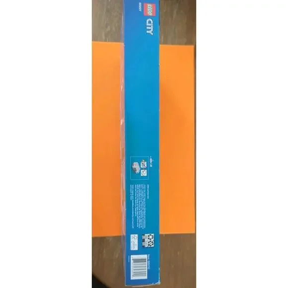 LEGO CITY: Lunar Space Station (60227) NEW SEALED - Picture 8 of 8